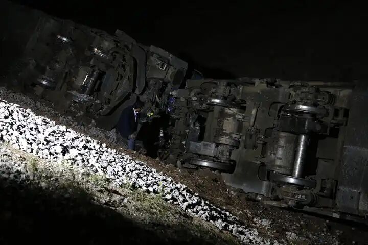 جانباختن ۲ نفر در حادثه قطار در ایستگاه بندرعباس جانباختن ۲ نفر در حادثه قطار در ایستگاه بندرعباس