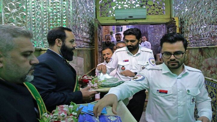 حرم مطهر امامزاده صالح (ع) با حضور کارشناسان اورژانس غبارروبی شد حرم مطهر امامزاده صالح (ع) با حضور کارشناسان اورژانس غبارروبی شد