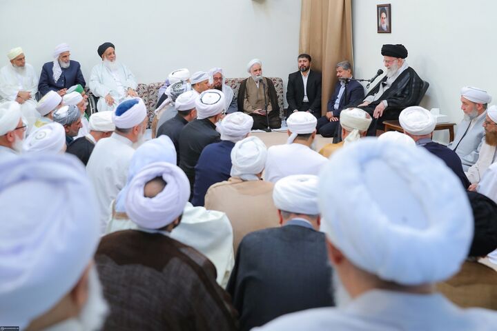 رهبر انقلاب: موضوع «امت اسلامی» به هیچ وجه نباید فراموش شود رهبر انقلاب: موضوع «امت اسلامی» به هیچ وجه نباید فراموش شود