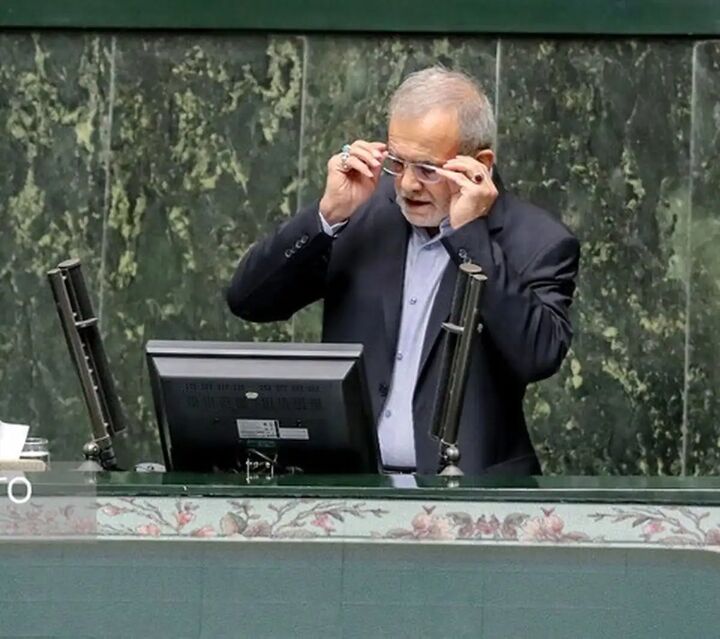 رئیس جمهور وارد مجلس شد/تشکیل جلسه غیرعلنی رئیس جمهور وارد مجلس شد/تشکیل جلسه غیرعلنی