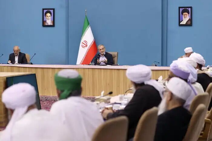 پزشکیان: فارغ از قومیت، نژاد، مذهب و وابستگی جناحی به افراد توانمند مسئولیت میدهیم پزشکیان: فارغ از قومیت، نژاد، مذهب و وابستگی جناحی به افراد توانمند مسئولیت میدهیم