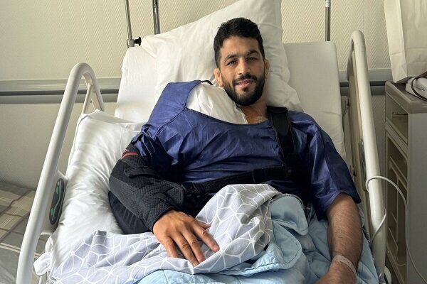 حسن یزدانی کتف راست خود را مجددا عمل جراحی کرد حسن یزدانی کتف راست خود را مجددا عمل جراحی کرد