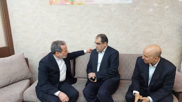 عیادت وزیر امور خارجه از سفیر کشورمان در لبنان عیادت وزیر امور خارجه از سفیر کشورمان در لبنان