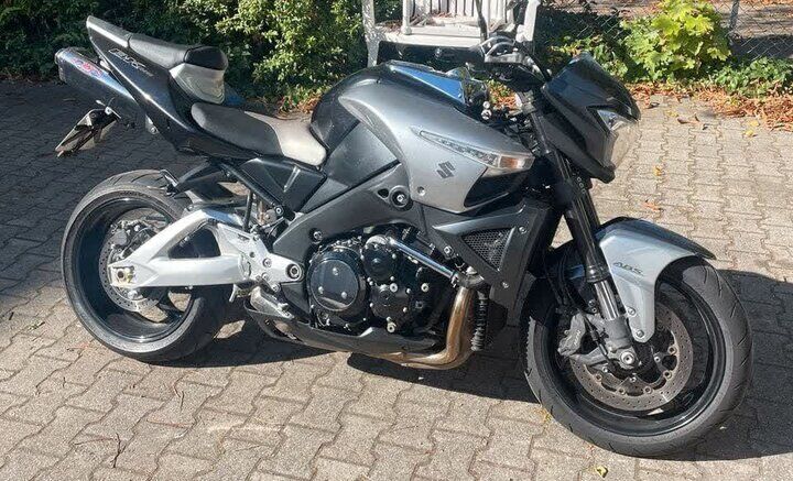 کشف موتورسیکلت ۳۰ میلیاردی قاچاق در پارکینگ ساختمانی در تهران/ دستگیری سارق موتورسیکلت کشف موتورسیکلت ۳۰ میلیاردی قاچاق در پارکینگ ساختمانی در تهران/ دستگیری سارق موتورسیکلت