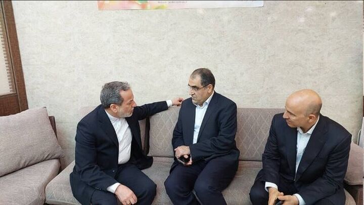 عراقچی به عیادت سفیر ایران در لبنان رفت عراقچی به عیادت سفیر ایران در لبنان رفت