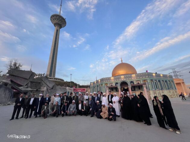 بازدید مهمانان وحدت اسلامی از پل طبیعت و برج میلاد بازدید مهمانان وحدت اسلامی از پل طبیعت و برج میلاد