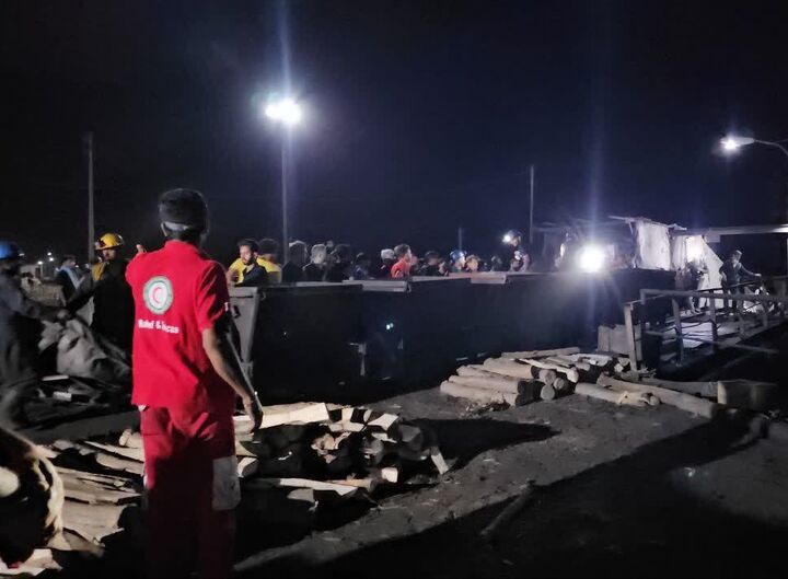 افزایش تعداد جانباختگان حادثه معدن طبس جان به ۱۹ نفر/ ۱۷ مصدوم نجات یافتند افزایش تعداد جانباختگان حادثه معدن طبس جان به ۱۹ نفر/ ۱۷ مصدوم نجات یافتند