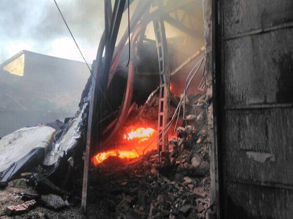 حریق گسترده انبار کالا در خیابان شهید رجایی تهران حریق گسترده انبار کالا در خیابان شهید رجایی تهران