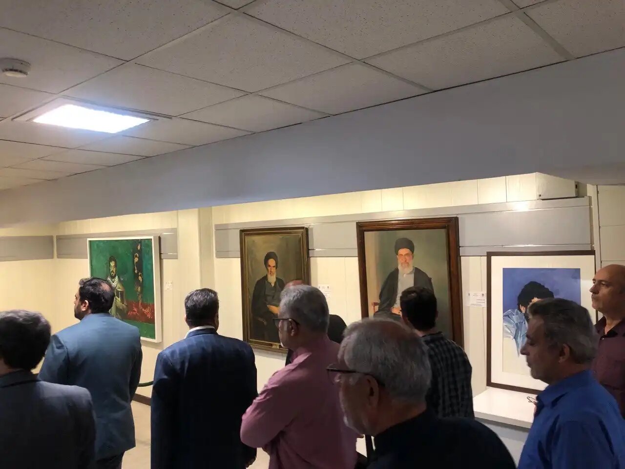 بازدید اعضای سازمان فضایی ایران از موزه  مرکزی شهدا/ تجلیل از ایثارگران