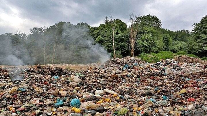 طبیعتی که زیر زبالهها دفن شد طبیعتی که زیر زبالهها دفن شد