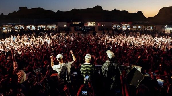 اقدام عجیب عربستان در برگزاری دیسکو + فیلم اقدام عجیب عربستان در برگزاری دیسکو + فیلم