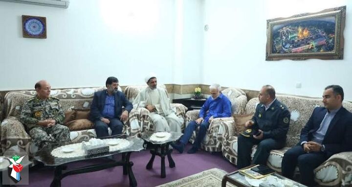 دیدار مسئولان استان قم با جانباز سرافراز ارتش دیدار مسئولان استان قم با جانباز سرافراز ارتش