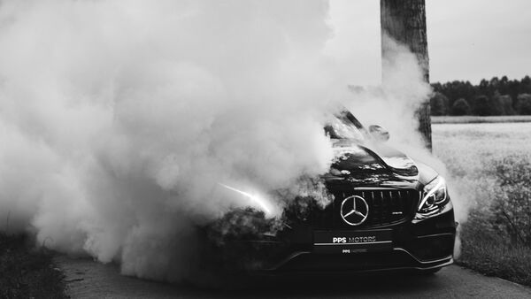 سیگاریها ۳۵ هزار بنز را دود کردند سیگاریها ۳۵ هزار بنز را دود کردند