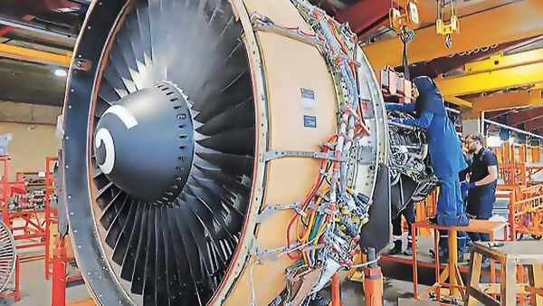 جراح قلب پرندههای آهنین جراح قلب پرندههای آهنین