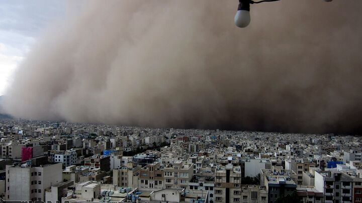 2 فوتی و 41 مصدوم در طوفان تهران 2 فوتی و 41 مصدوم در طوفان تهران