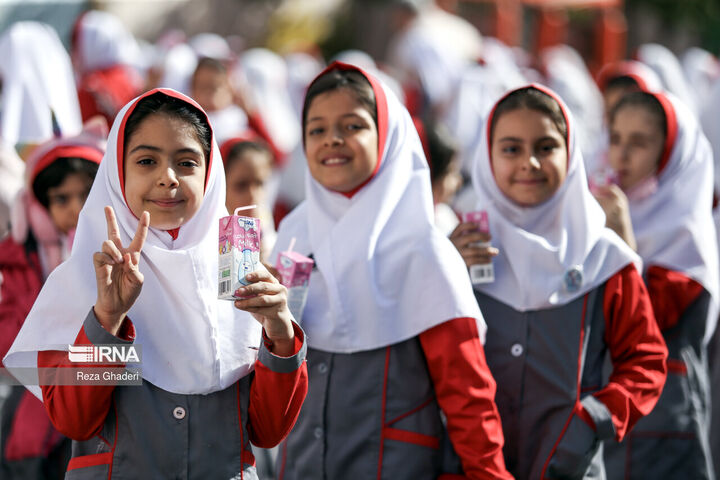برنامه ملی شیر مدرسه بازنگری می‌شود