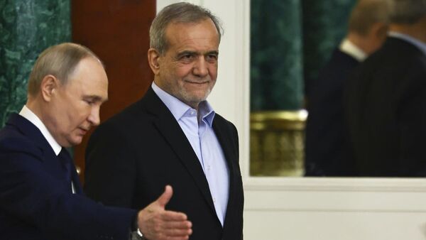 پزشکیان و پوتین قرار چالوس گذاشتند پزشکیان و پوتین قرار چالوس گذاشتند