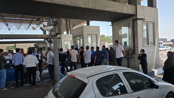 تجمع خانواده مفقودان حادثه بندر شهید رجایی تجمع خانواده مفقودان حادثه بندر شهید رجایی