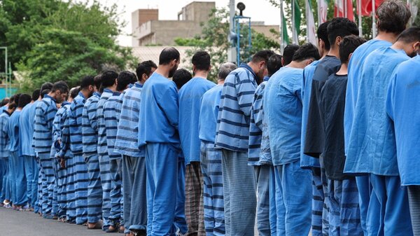 ۷۹ فروشنده ابزار تقلب در کنکور دستگیر شدند