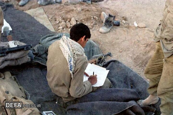 نویسندگان ایثار و شهادت تجلیل می‌شوند