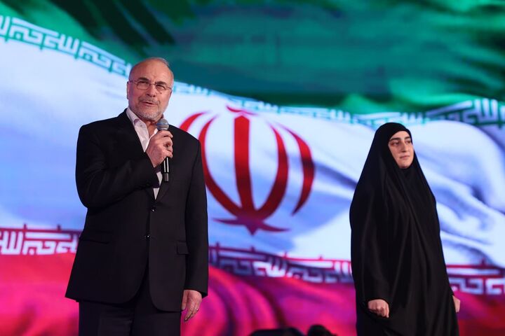 تجلیل از دختران شهدا