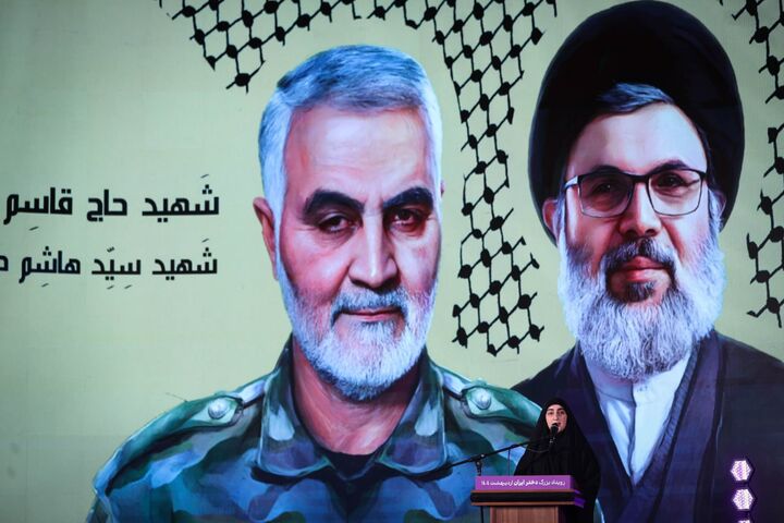 تجلیل از دختران شهدا