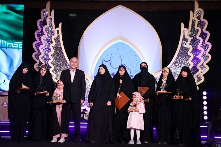 تجلیل از دختران شهدا