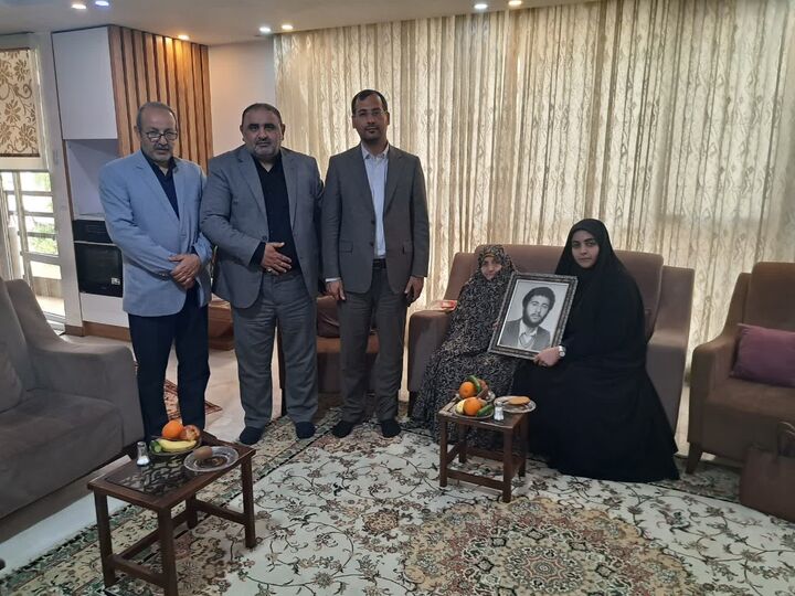 دیدار مدیرعامل صندوق اشتغال ایثارگران با مادران شهدا دیدار مدیرعامل صندوق اشتغال ایثارگران با مادران شهدا
