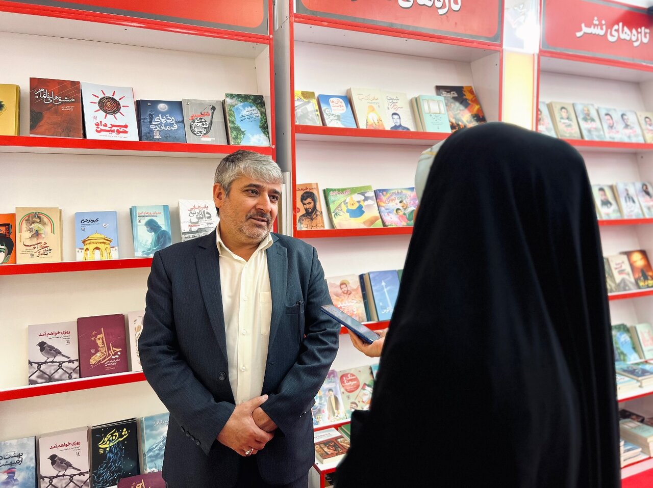 از بی رقیب بودن نشر شاهد در دهه هفتاد تا استقبال جوانان از زندگینامه شهدا در سالهای اخیر