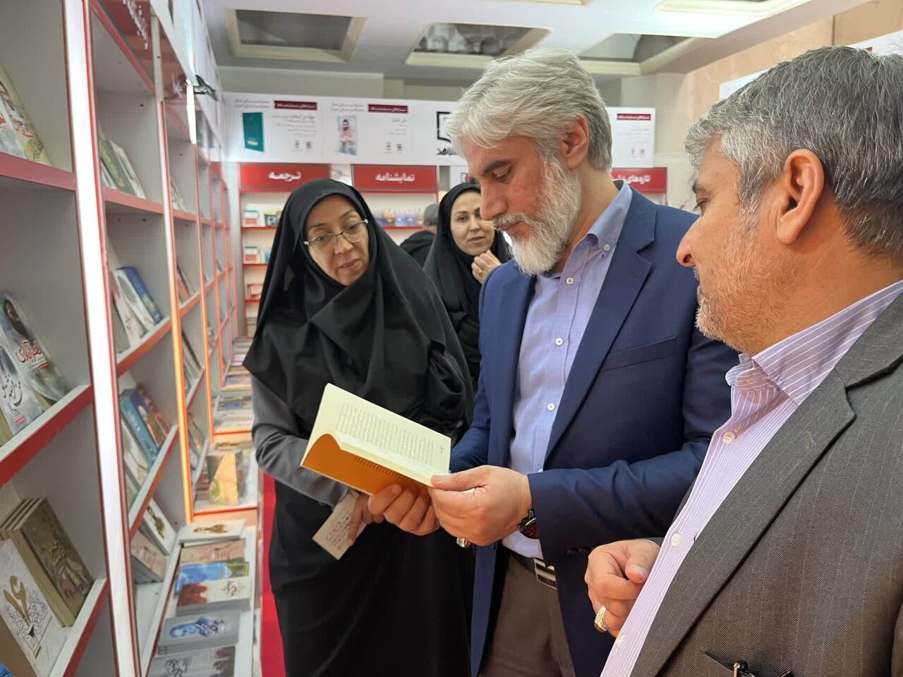 از بی رقیب بودن نشر شاهد در دهه هفتاد تا استقبال جوانان از زندگینامه شهدا در سالهای اخیر
