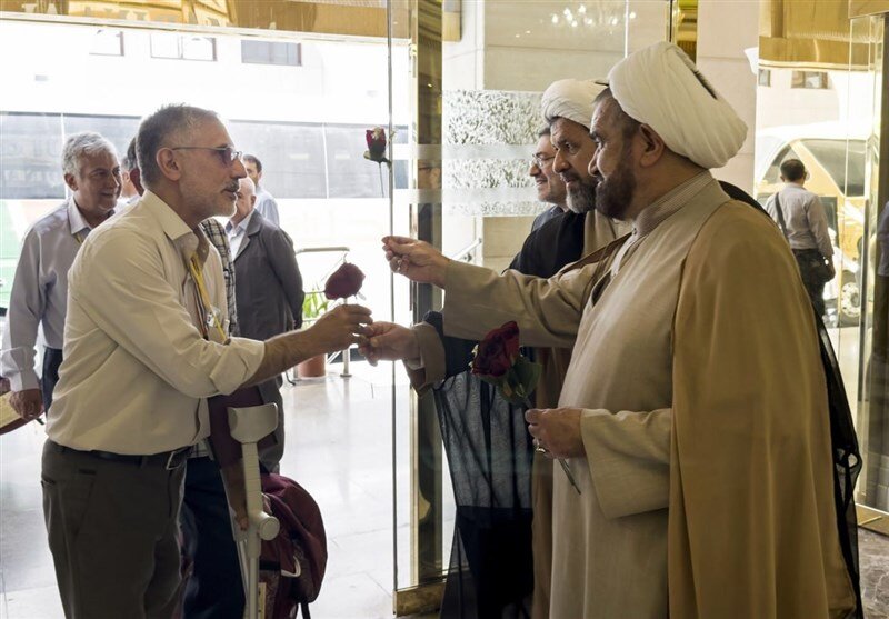 استقبال ویژه از کاروان جانبازان در مدینه+تصاویر