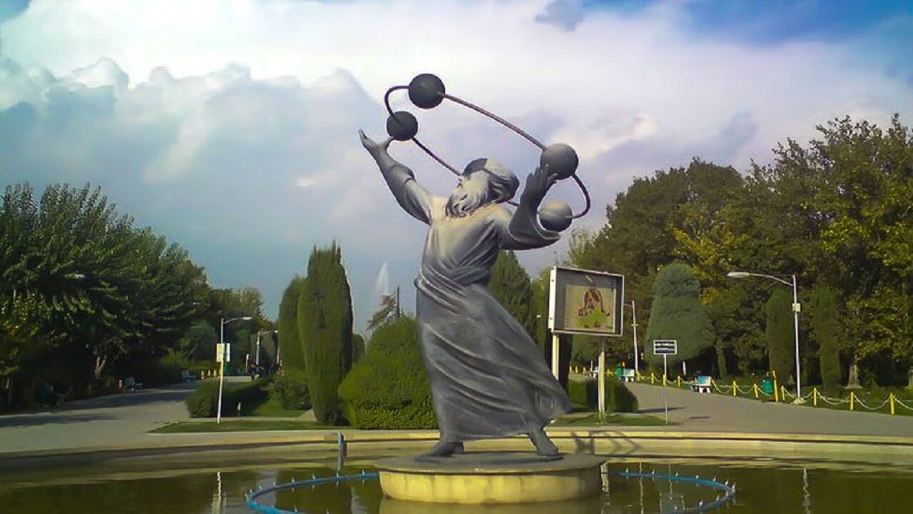 نگاهی به زندگی و دستاوردهای یک نابغه