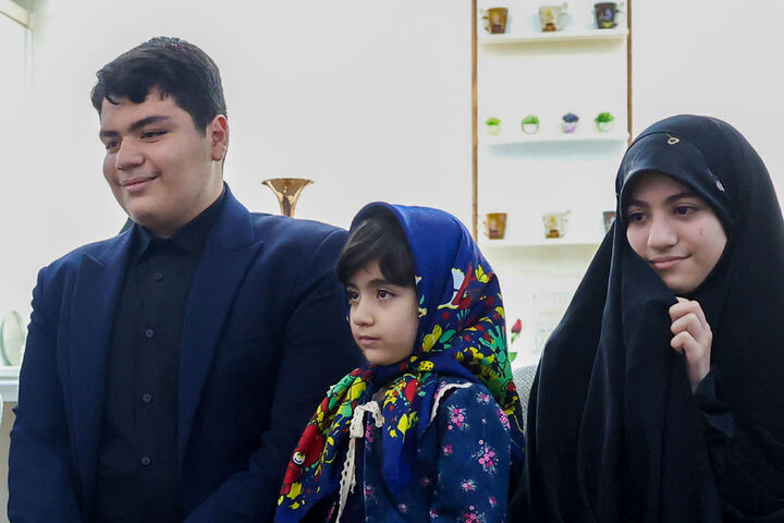 دیدار پزشکیان با خانواده شهدای خدمت