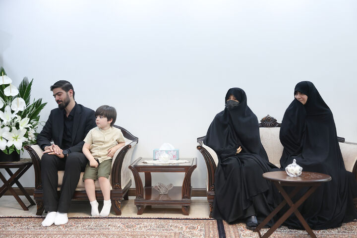 دیدار پزشکیان با خانواده شهدای خدمت