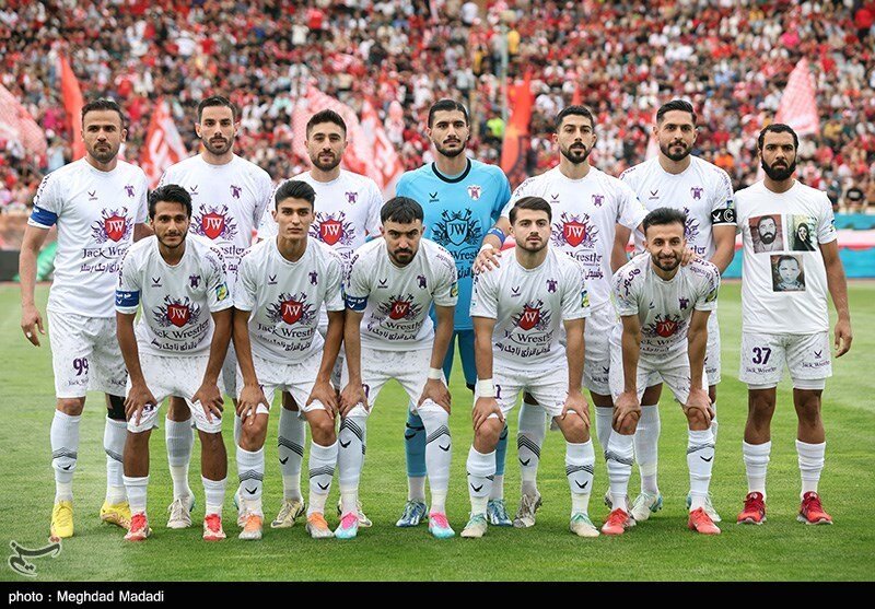 تیم فوتبال هوادار «گلستانی» شد