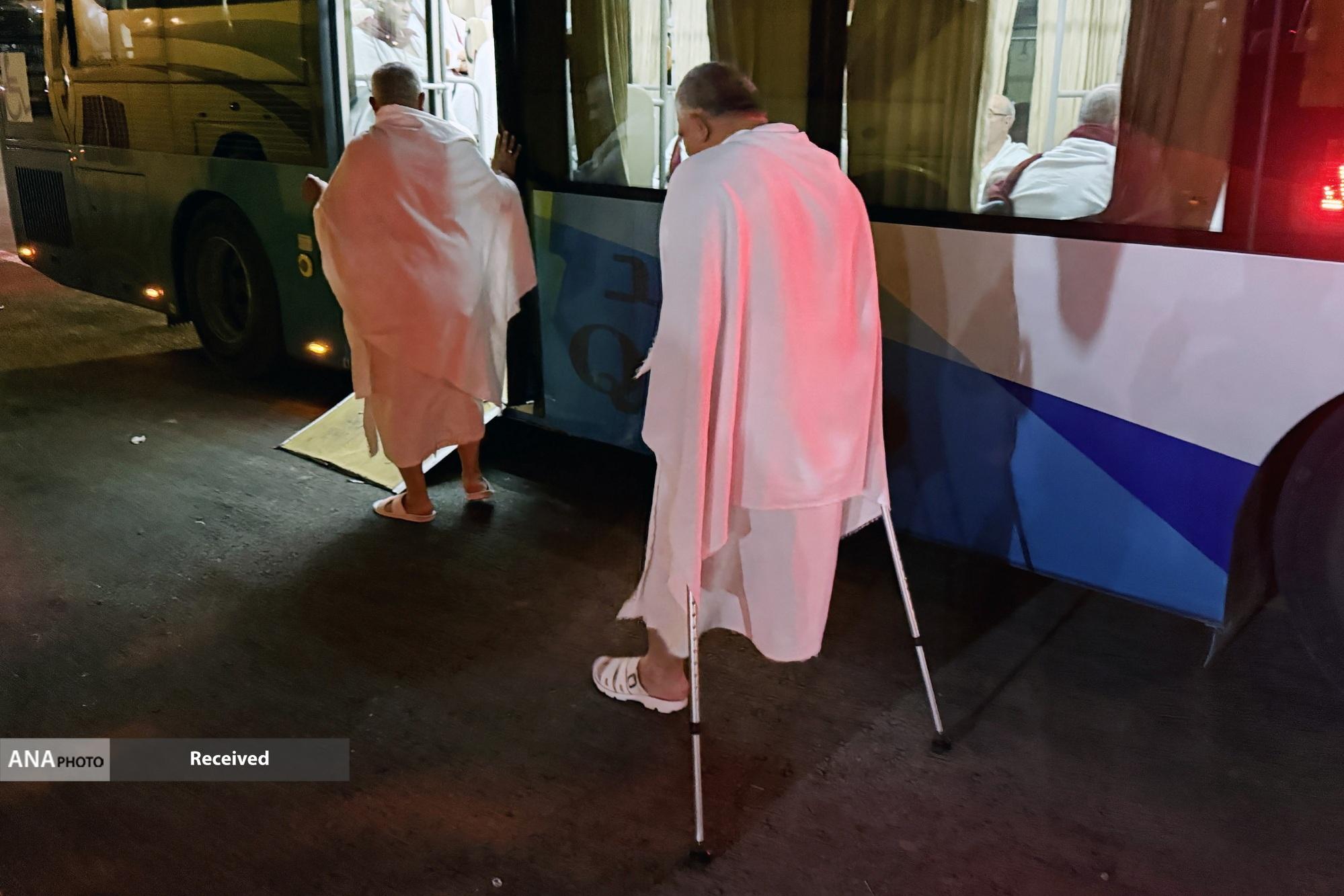 تصاویر/ اعزام کاروان جانبازان به مکه مکرمه