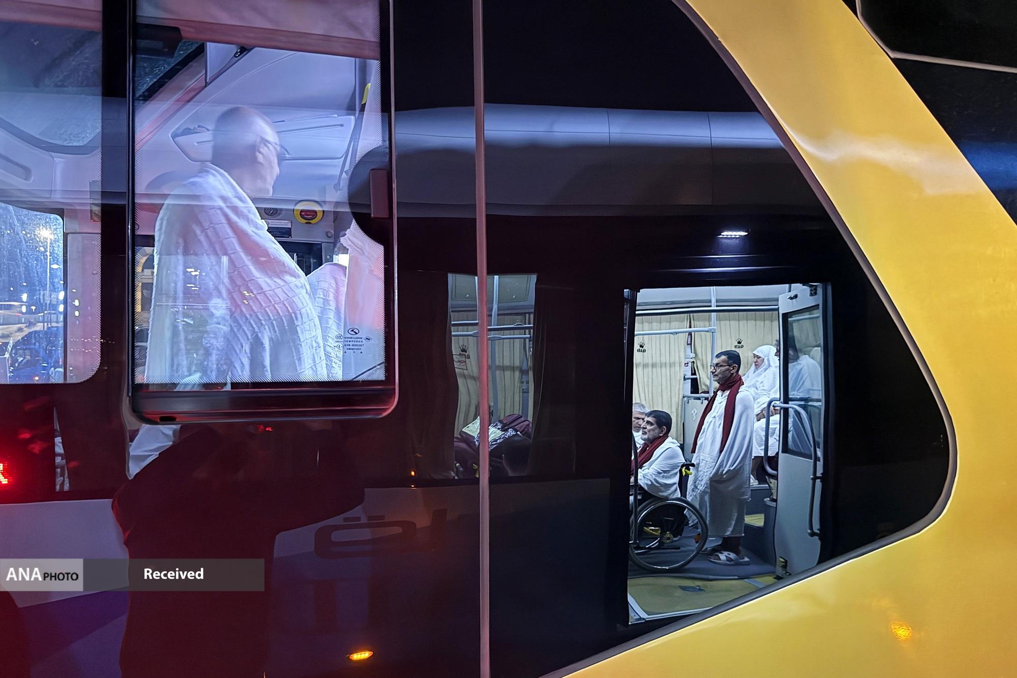 تصاویر/ اعزام کاروان جانبازان به مکه مکرمه