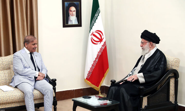 رهبر انقلاب: برخی دولت‌های اسلامی در کنار رژیم صهیونیستی هستند