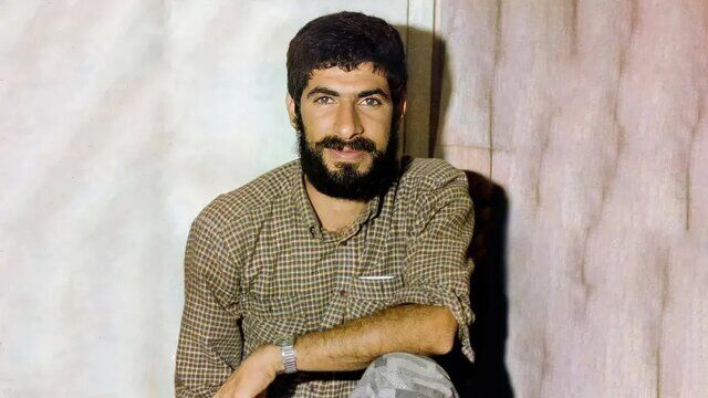 این شهید با پروانههای خرمشهر حرف میزد! این شهید با پروانههای خرمشهر حرف میزد!