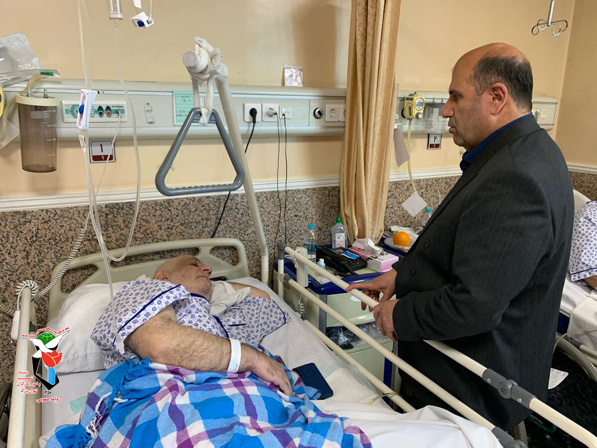 عیادت مدیرکل بنیاد شهید و امور ایثارگران تهران بزرگ از جانبازان بستری در بیمارستان