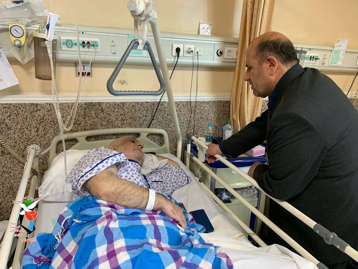 عیادت مدیرکل بنیاد شهید و امور ایثارگران تهران بزرگ از جانبازان بستری در بیمارستان