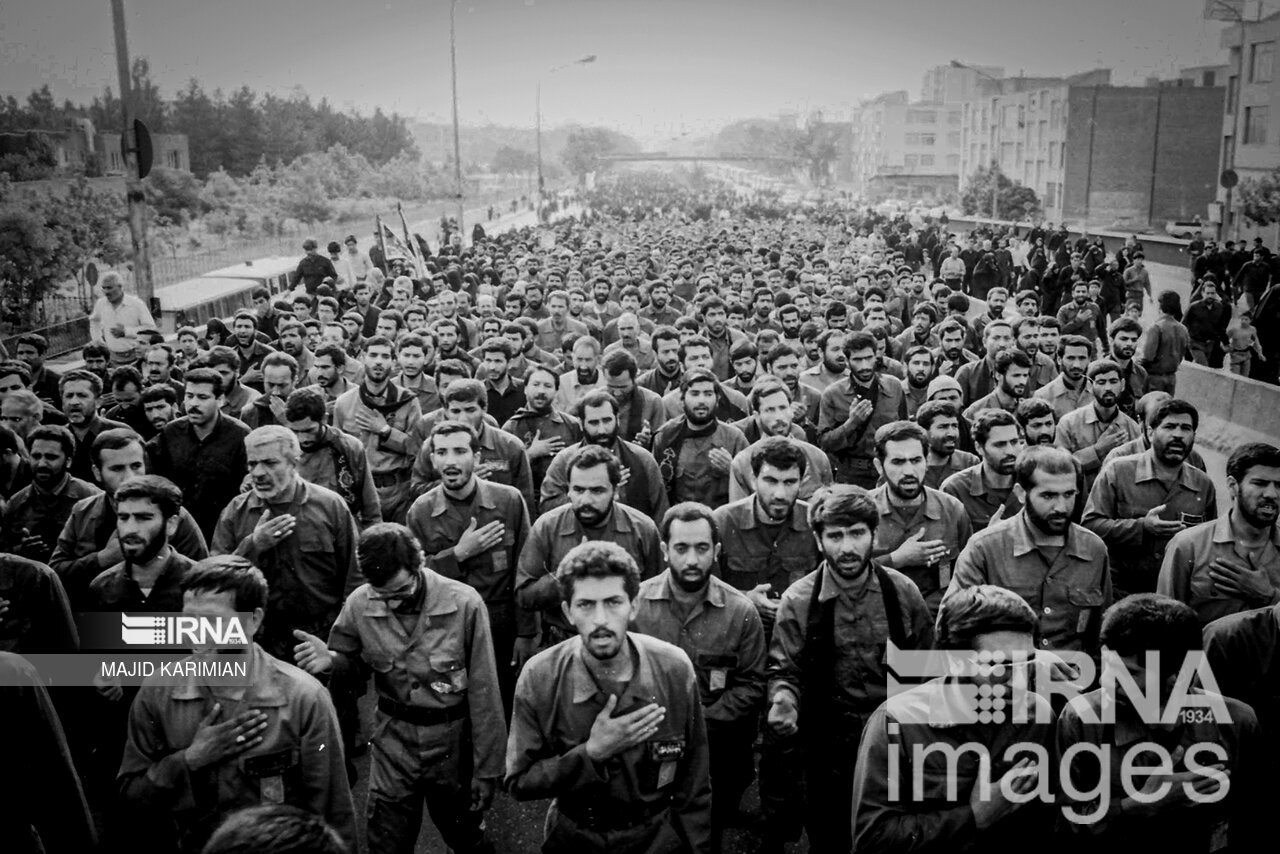 تصلویری از بزرگترین مراسم تشییع دنیا