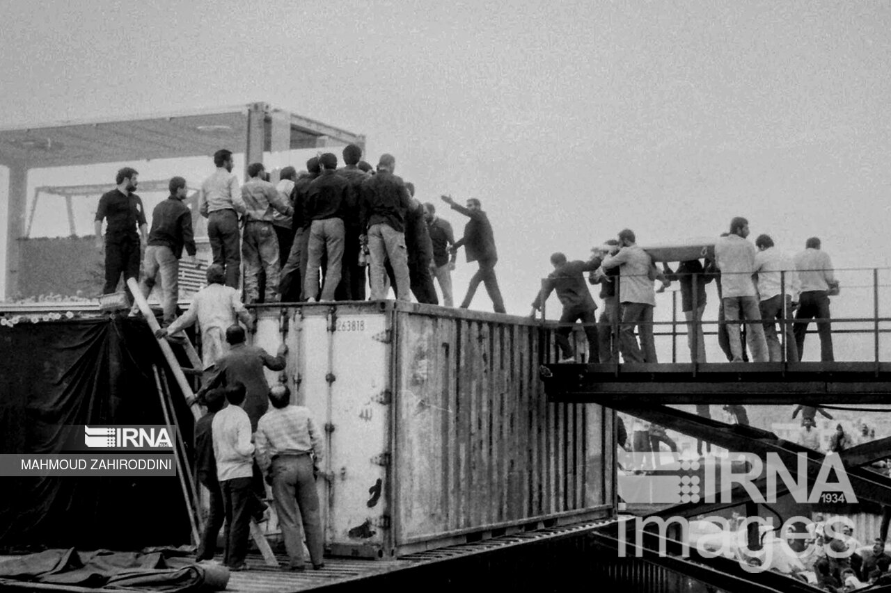 تصلویری از بزرگترین مراسم تشییع دنیا