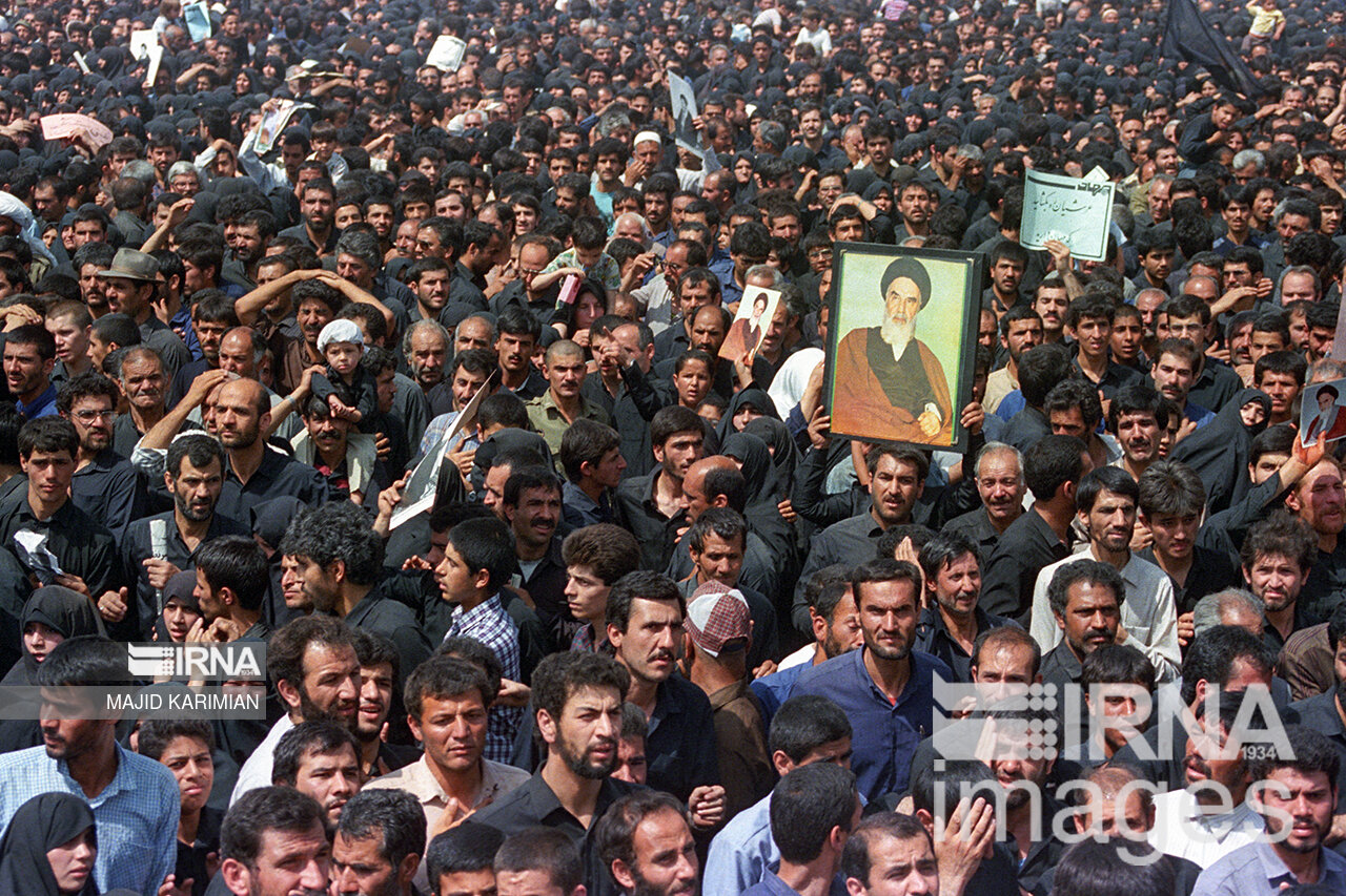 تصلویری از بزرگترین مراسم تشییع دنیا