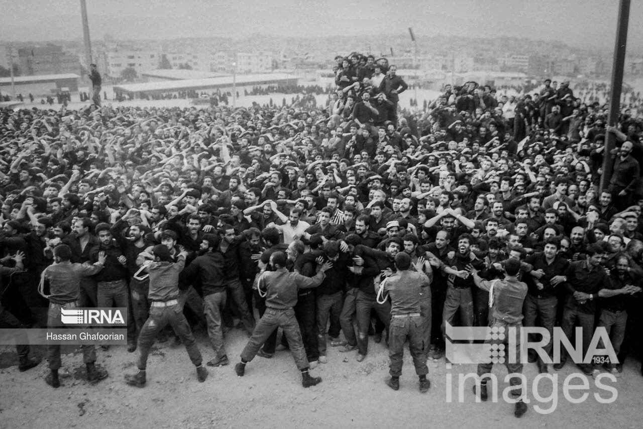 تصلویری از بزرگترین مراسم تشییع دنیا