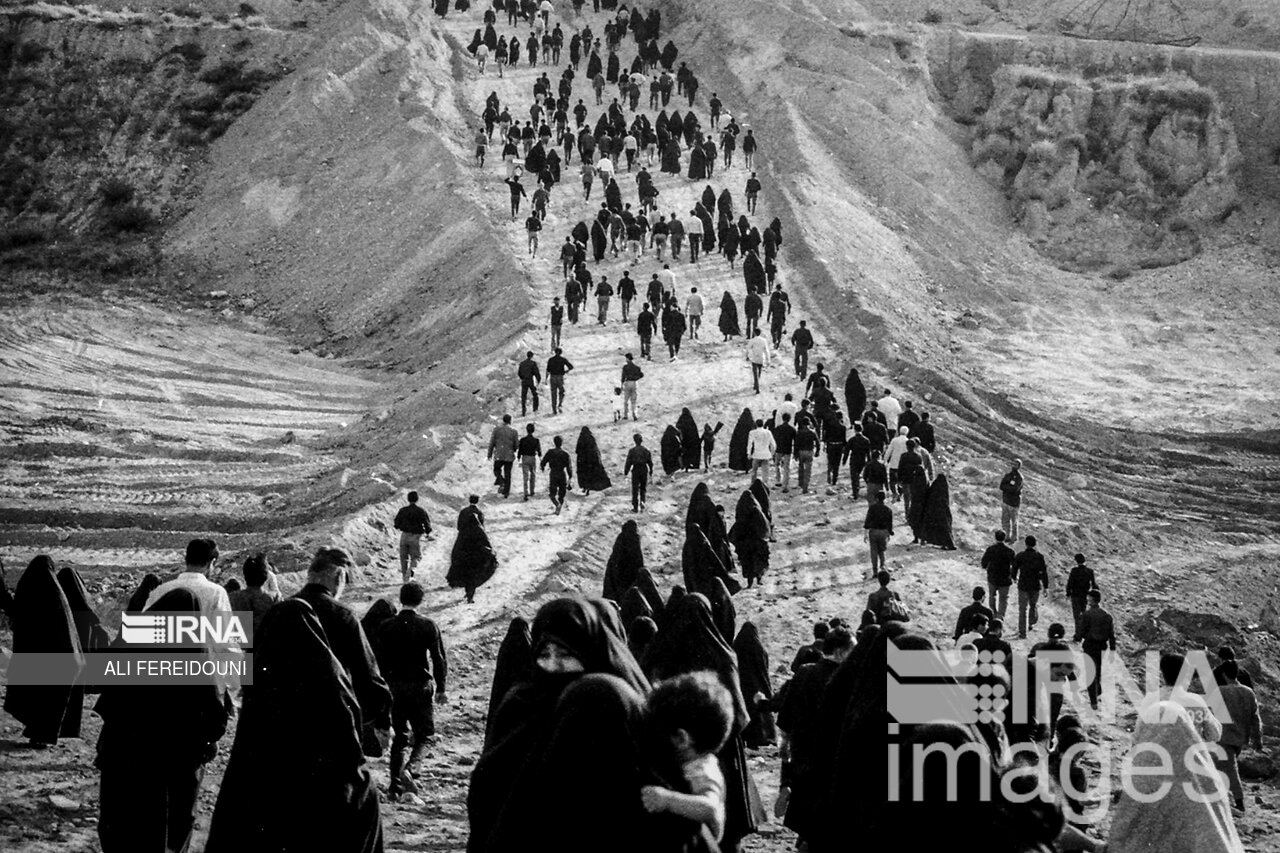 تصلویری از بزرگترین مراسم تشییع دنیا