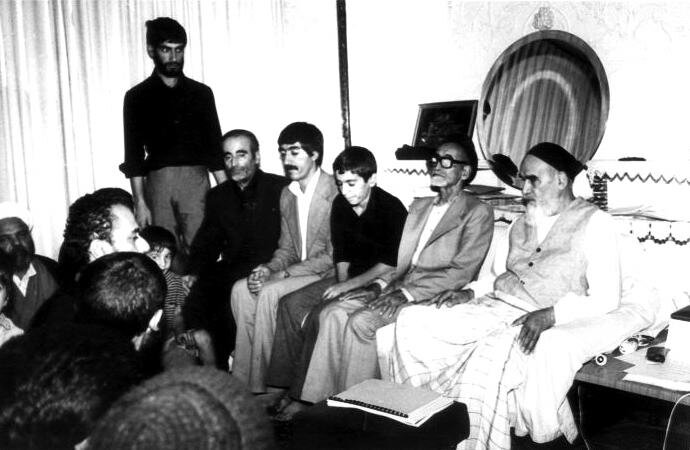 «ولی‌نعمتان ملت» و «چشم و چراغ جامعه» را دریابید!