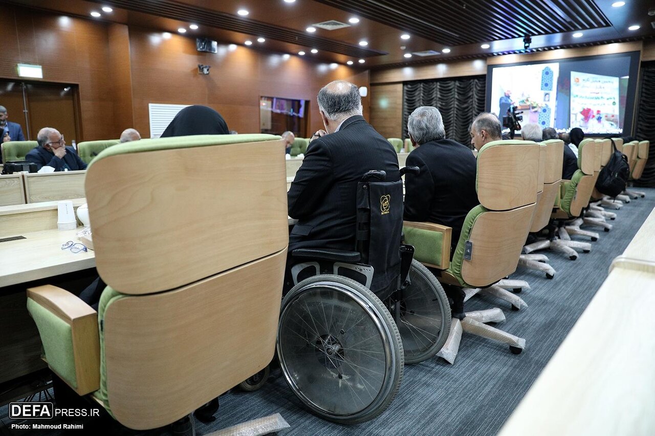 باید از ظرفیت جانبازان شیمیایی در جریان سازی مسایل حقوق بشری استفاده کنیم