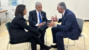 دختر رضا پهلوی عروس صهیونیستها شد دختر رضا پهلوی عروس صهیونیستها شد