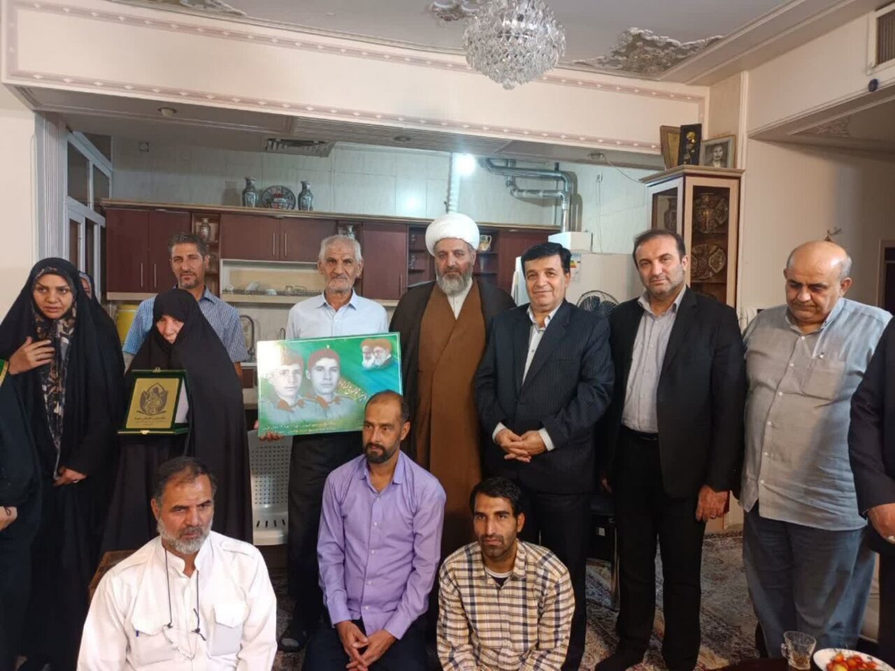 دیدار نریمانی با خانواده شهدای سادات